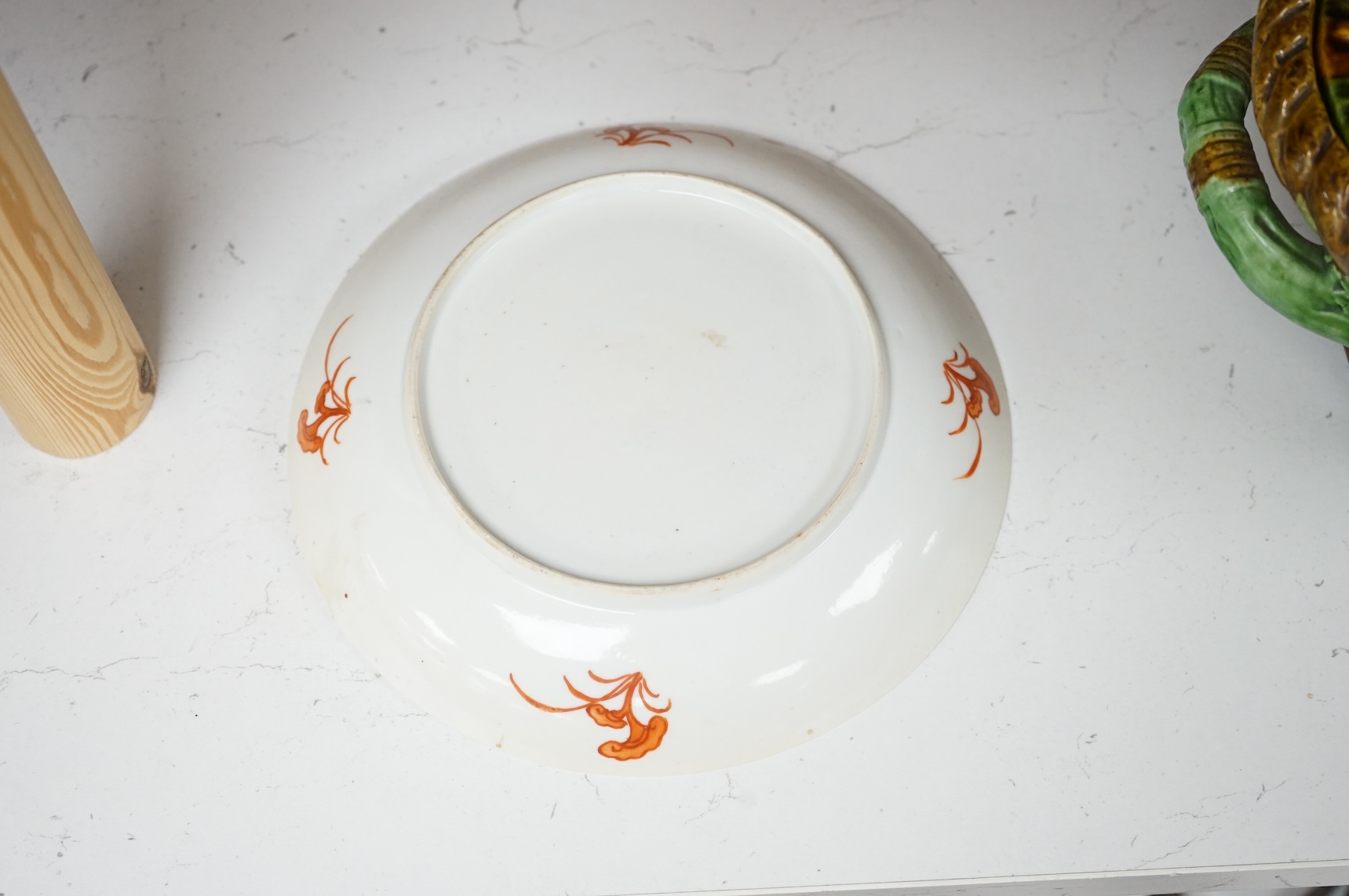 A Chinese famille rose butterfly dish, 19th century, 20cm in diameter